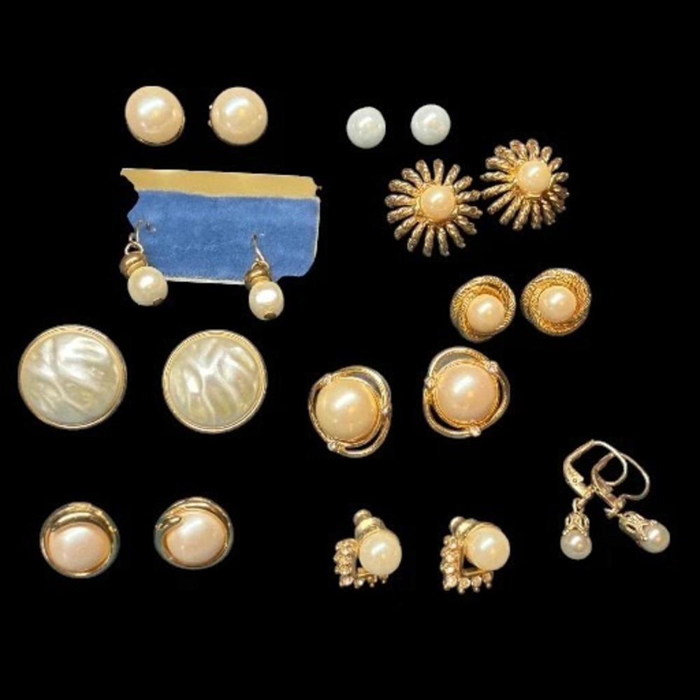 Pearl Earring Set‎ of 10 Earrings EUC - Most have backs